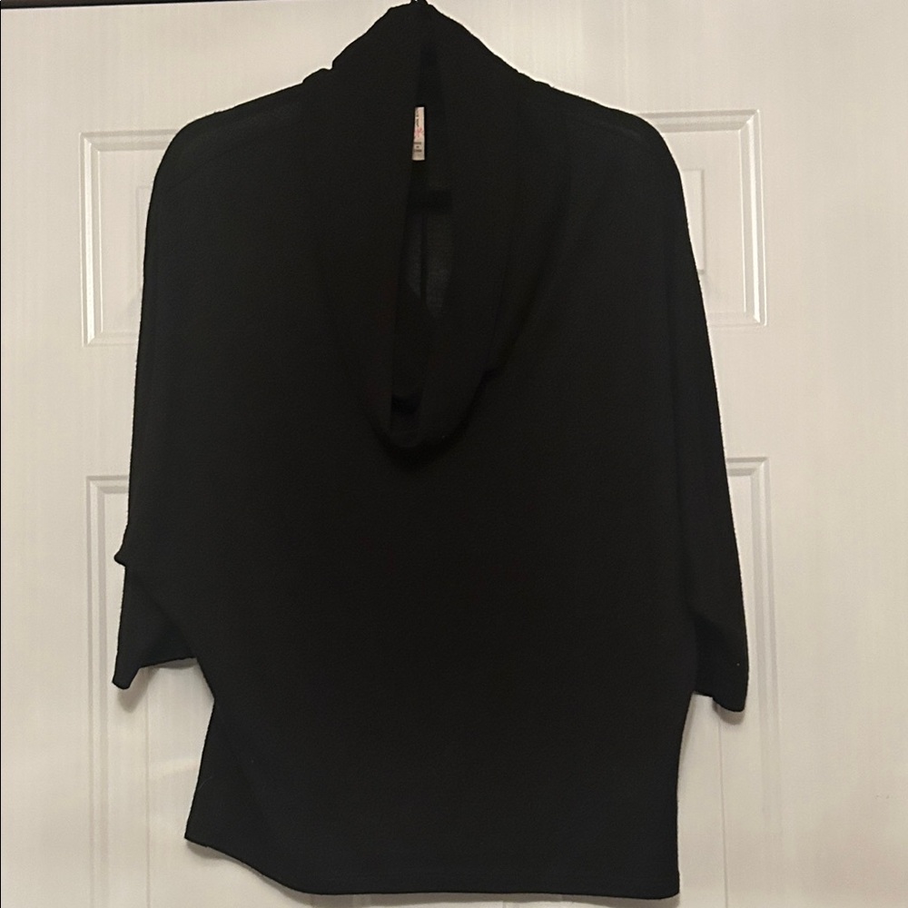 Olivia Moon Draped Neck Poncho M Black Dolman Sleeve Loose Lightweight